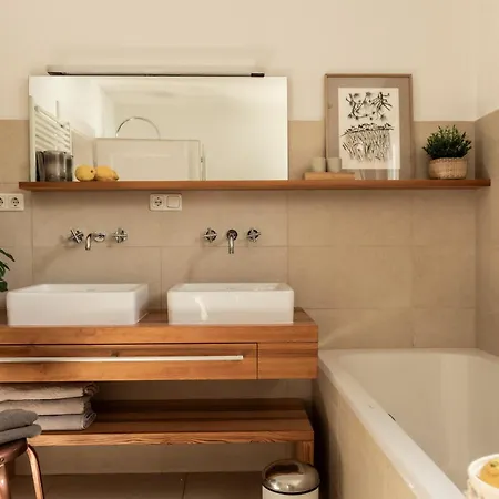 Exklusives In Lage Mit Pool, Sauna, Terrasse - Der Johannishof * Wurzburg